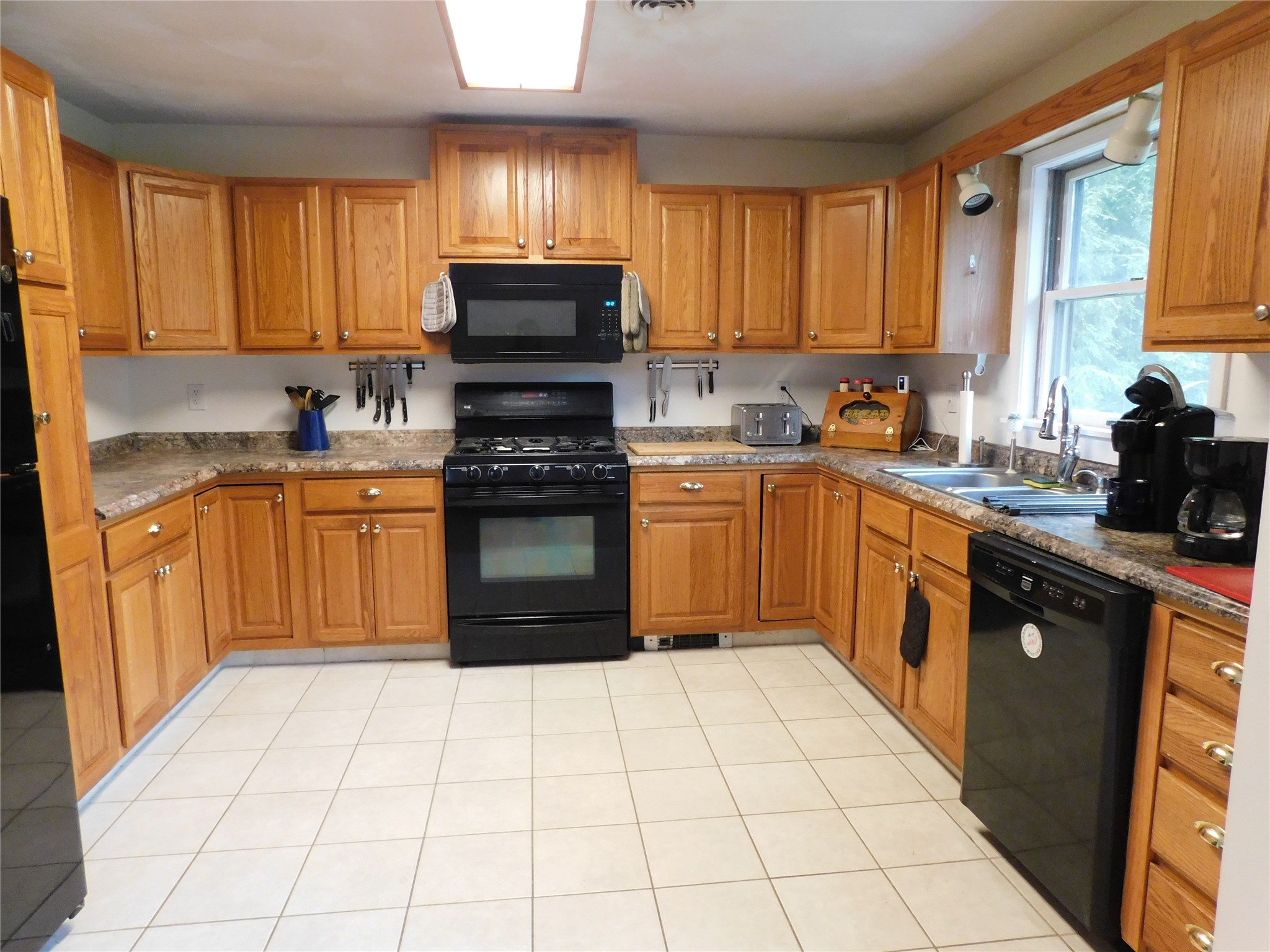 531 Conklin Hill Road Chenango Forks, NY 13746 - Photo 3 of 31