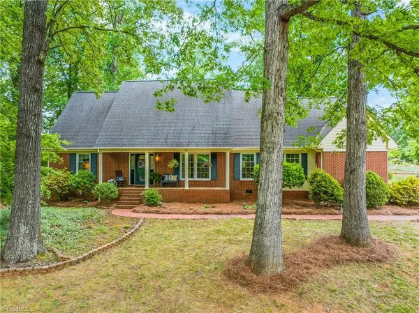 $425,000 | 907 Branchwood Drive, Kernersville, NC 27284