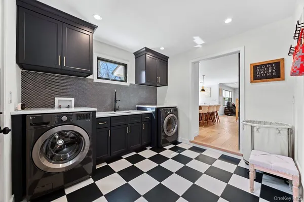 $1,880,000 | 4 Allison Drive, Old Bethpage, NY 11804