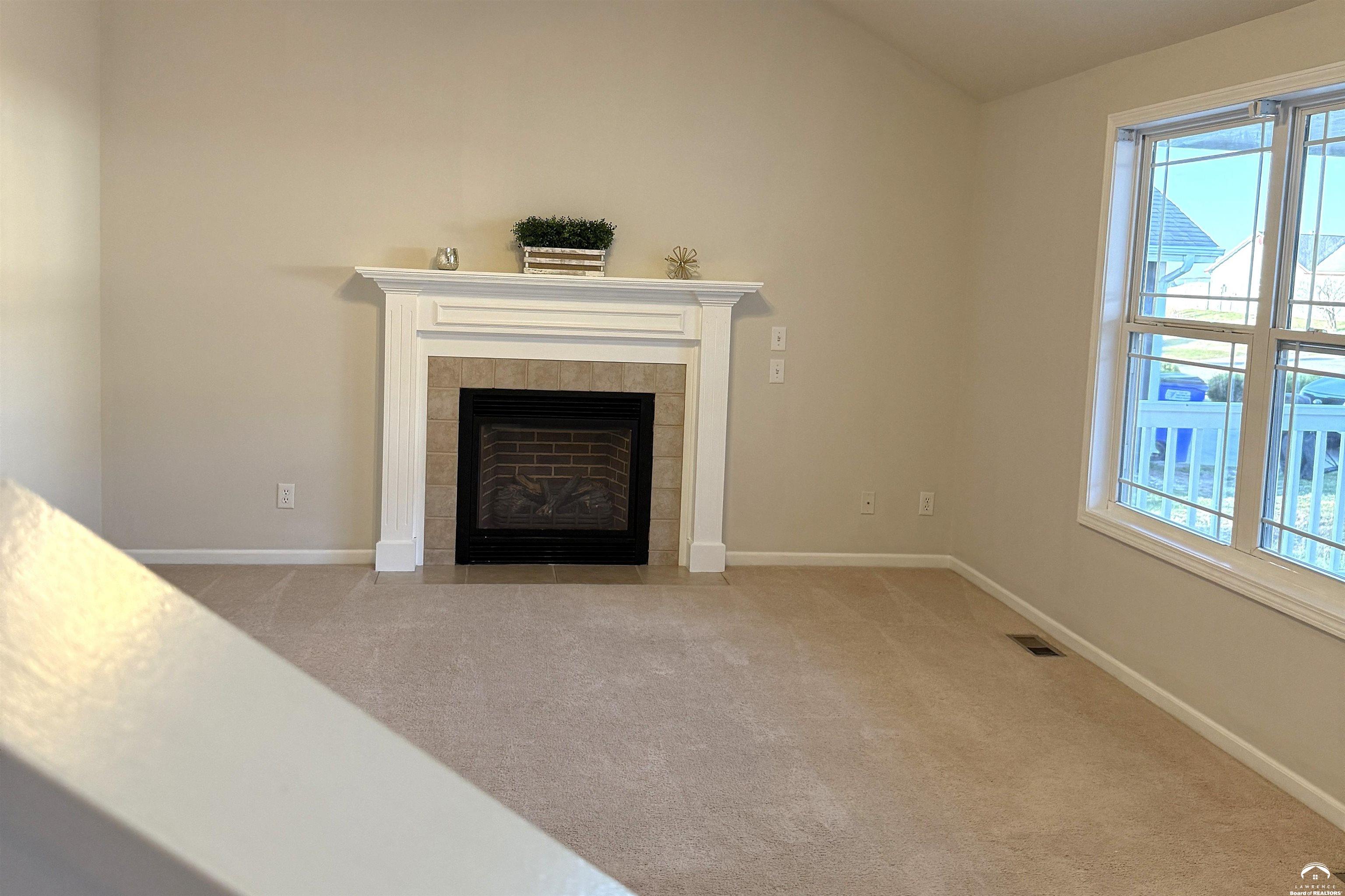 1417 Spring Hill Drive Junction City, KS 66441 - Photo 4 of 18