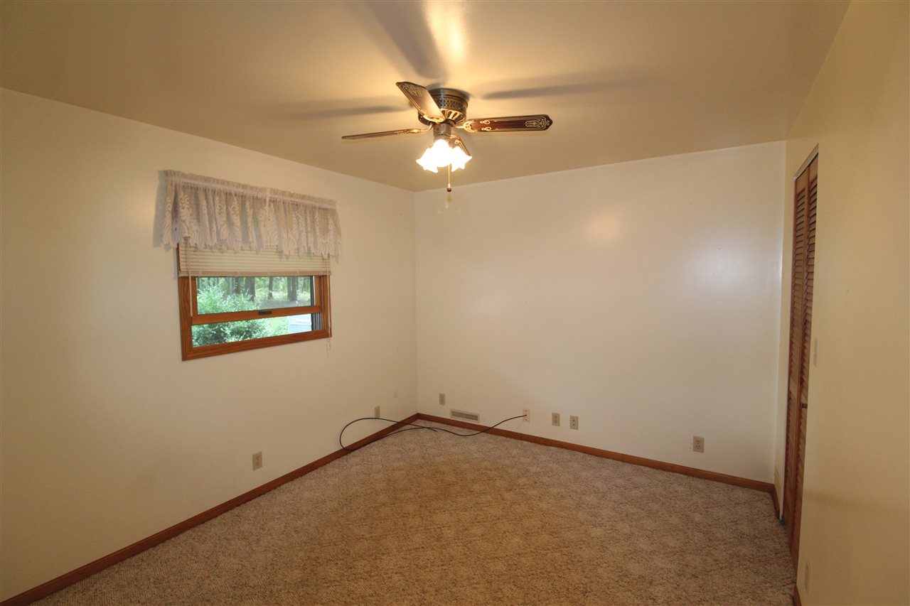 9049 North McKinley Road Flushing, MI 48433 - Photo 15 of 29 31382523-14.JPG