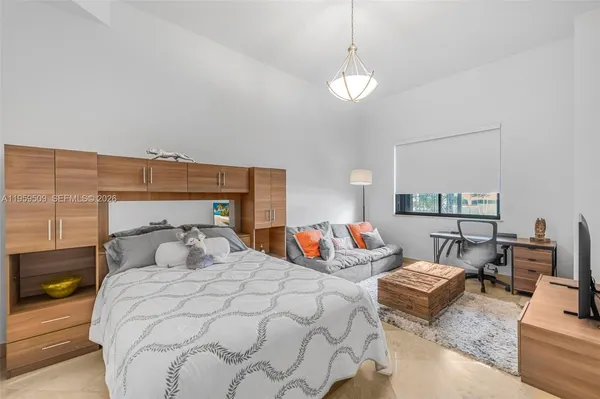$3,500 | 540 Brickell Key Drive, Unit 500, Miami, FL 33131