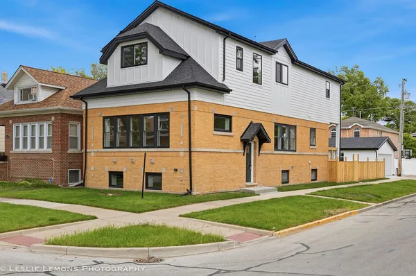 $695,999 | 1247 Scoville Avenue, Berwyn, IL 60402