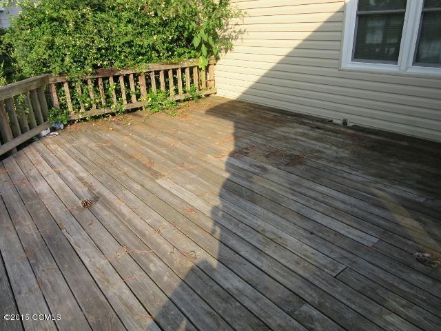 914 Williams Road New Bern, NC 28562 - Photo 18 of 32 18-Large Deck