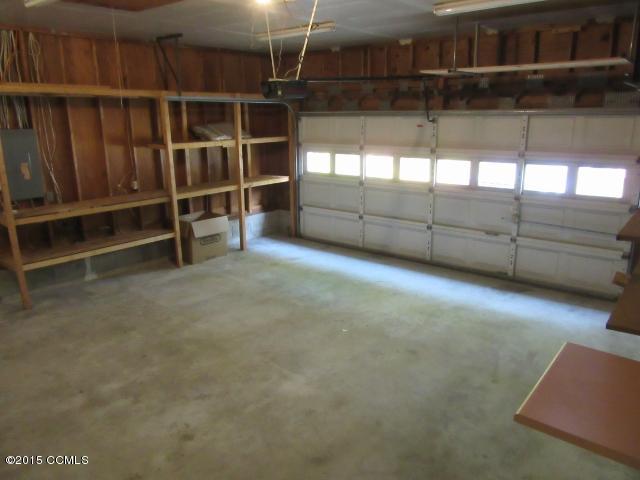 914 Williams Road New Bern, NC 28562 - Photo 19 of 32 19-Double Garage