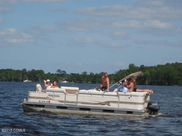 914 Williams Road New Bern, NC 28562 - Photo 24 of 32 24-Enjoy River Boating