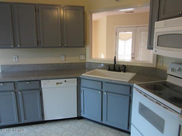 914 Williams Road New Bern, NC 28562 - Photo 5 of 32 5-Pass Thru to Living Room