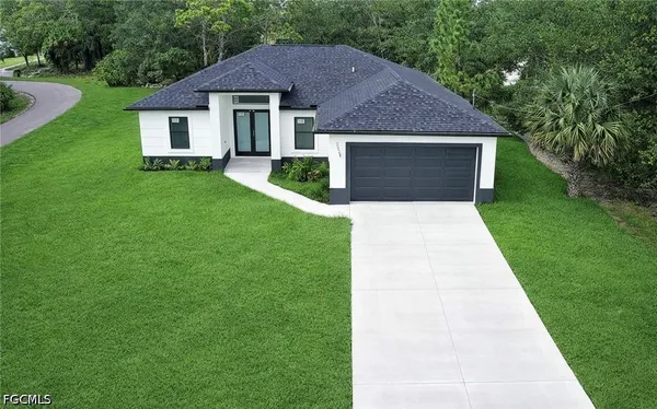 $2,400 | 2522 Alice Place, Lehigh Acres, FL 33971