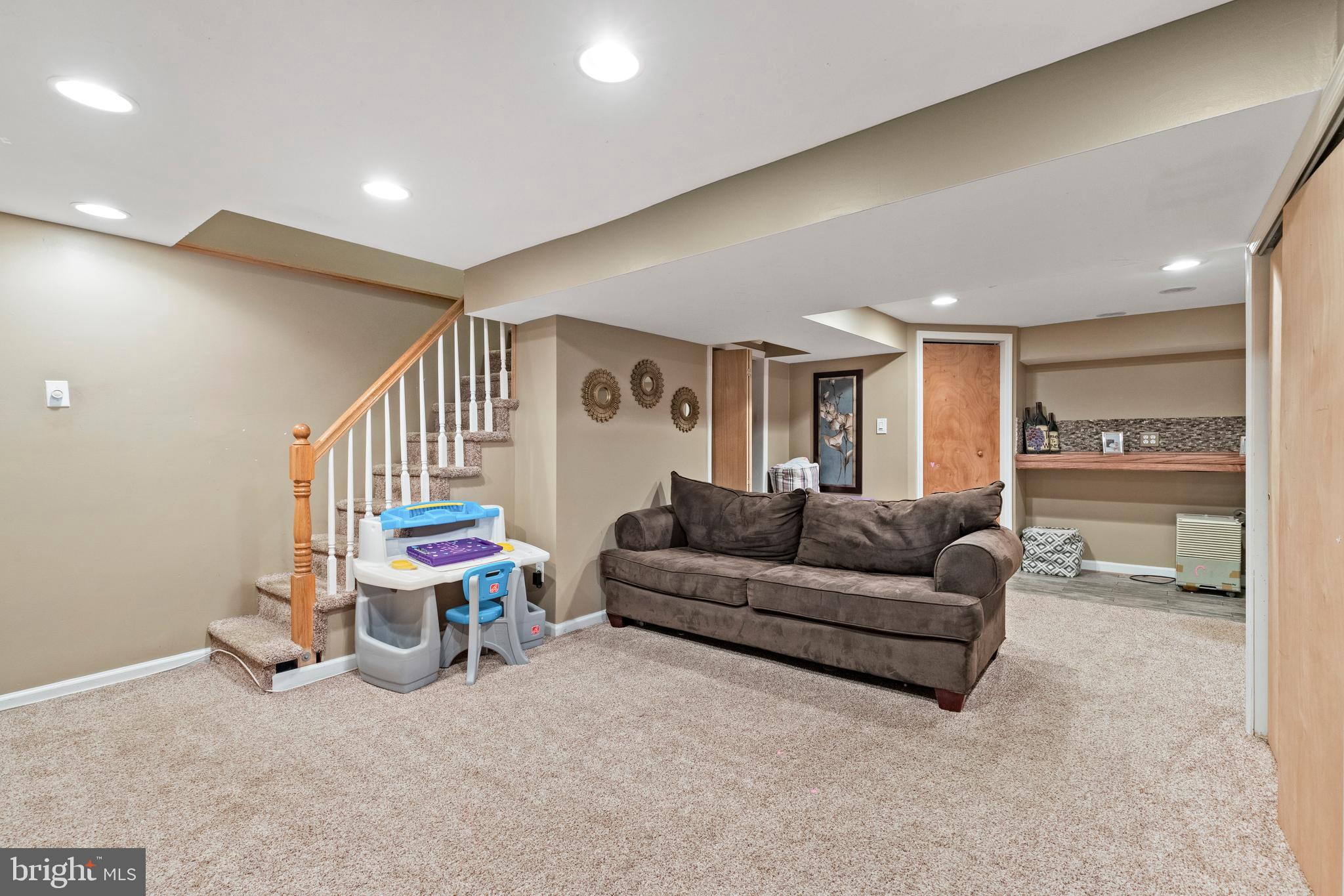 137 Flintlock Road Drexel Hill, PA 19026 - Photo 17 of 35 Gallery Image 17