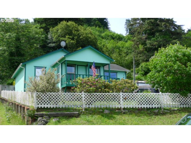 160 Elm Avenue Reedsport, OR 97467 - Photo 2 of 32