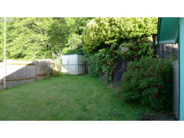160 Elm Avenue Reedsport, OR 97467 - Photo 27 of 32