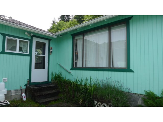 160 Elm Avenue Reedsport, OR 97467 - Photo 5 of 32