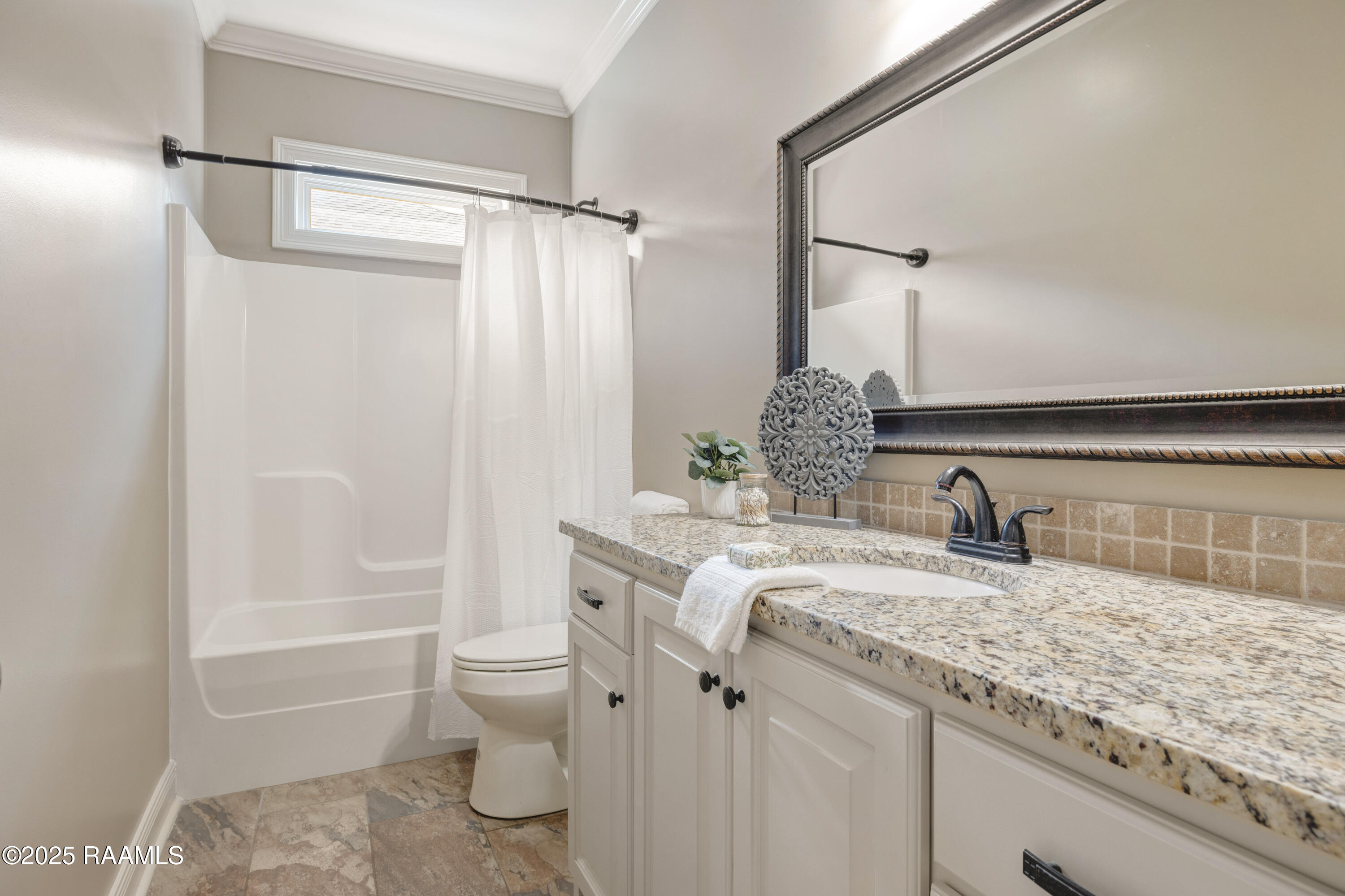 106 Rue Village Road Maurice, LA 70555 - Photo 12 of 23 Hall Bathroom