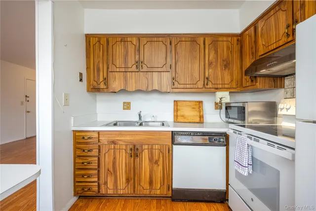 $375,000 | 306 Old Country Road, Unit 306, Elmsford, NY 10523