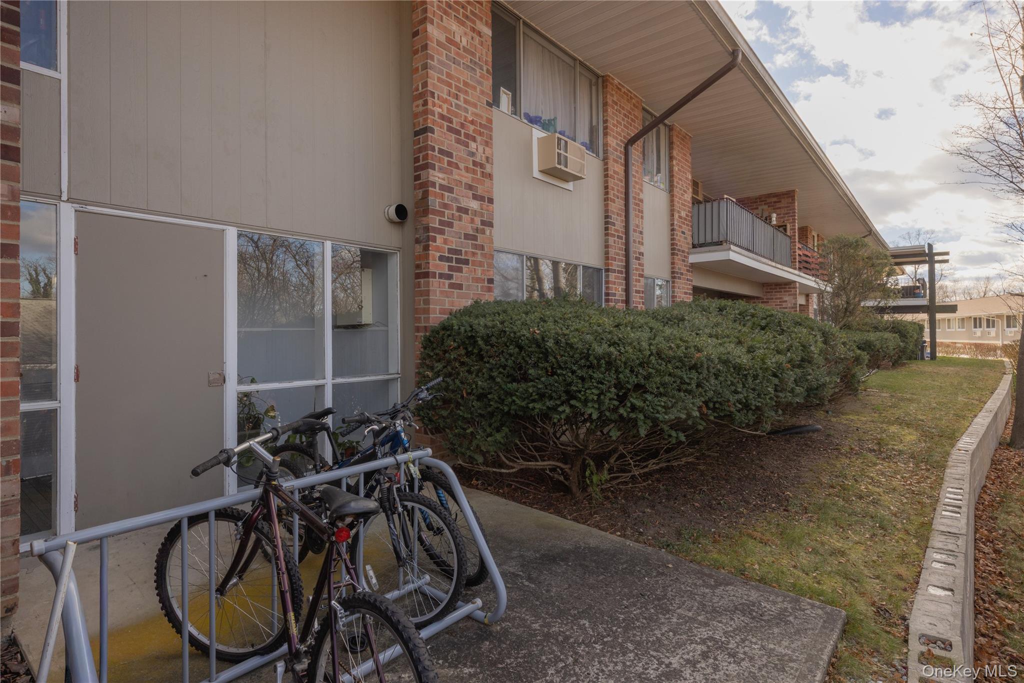 306 Old Country Road, Unit 306 Elmsford, NY 10523 - Photo 33 of 35