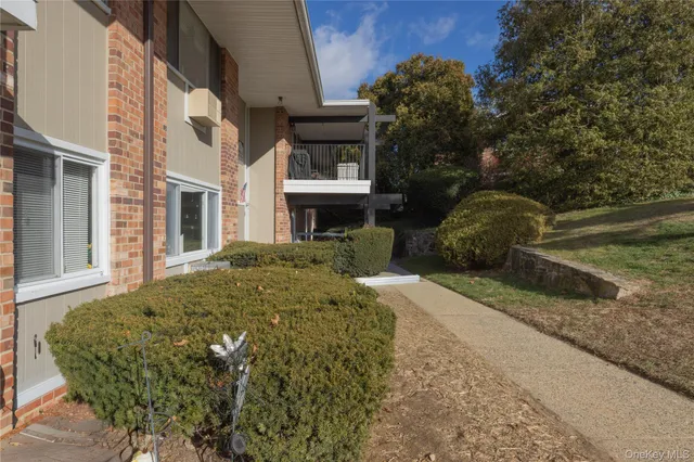 $375,000 | 306 Old Country Road, Unit 306, Elmsford, NY 10523