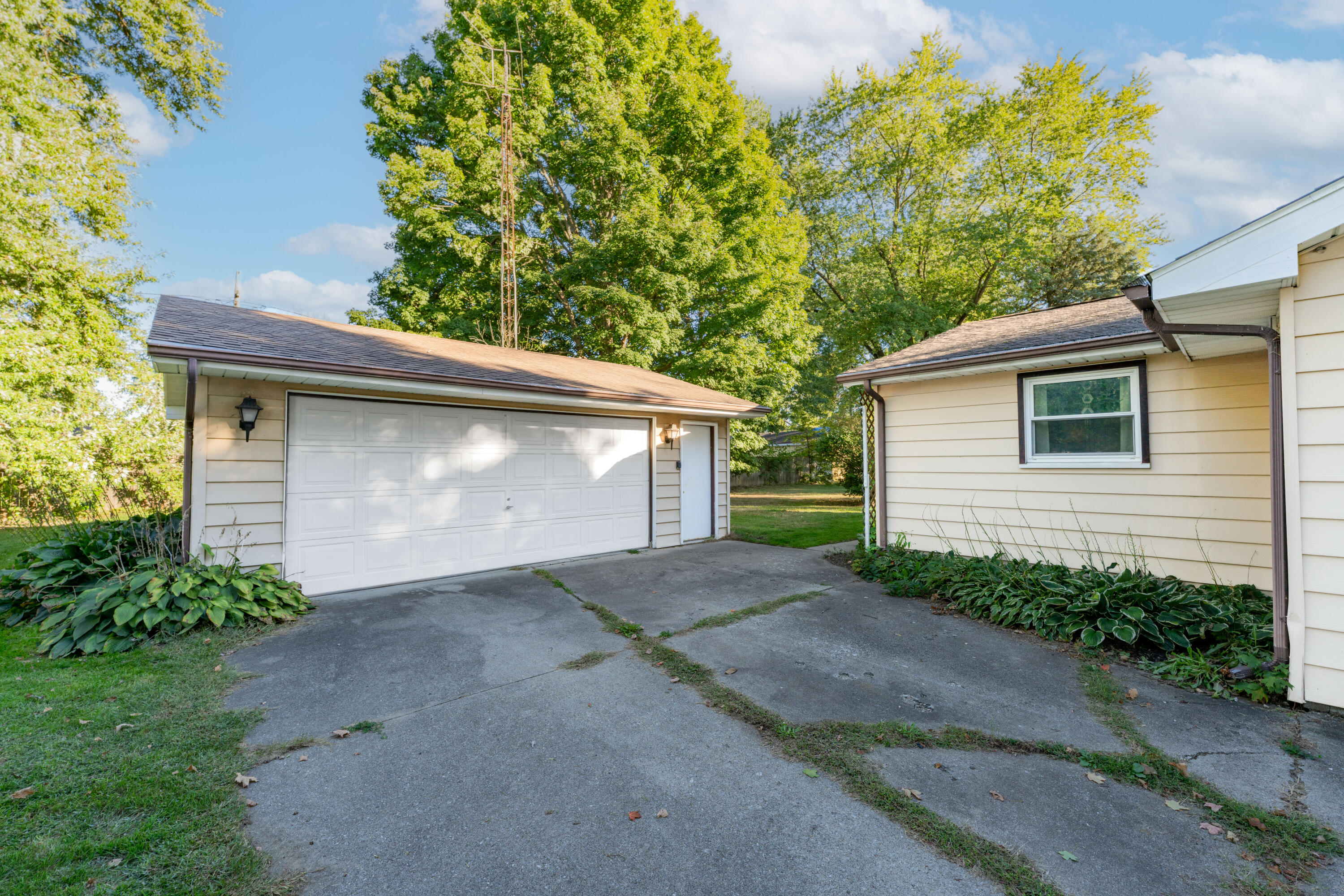 622 South Hooker Avenue Three Rivers, MI 49093 - Photo 3 of 33 DSC08738-Edit