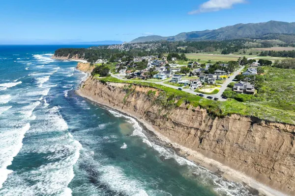 $1,675,000 | 121 Bernal Avenue, Moss Beach, CA 94038