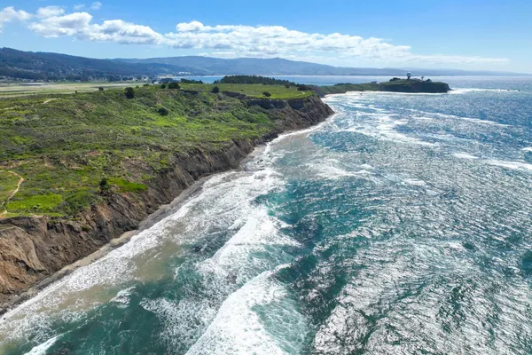 $1,675,000 | 121 Bernal Avenue, Moss Beach, CA 94038