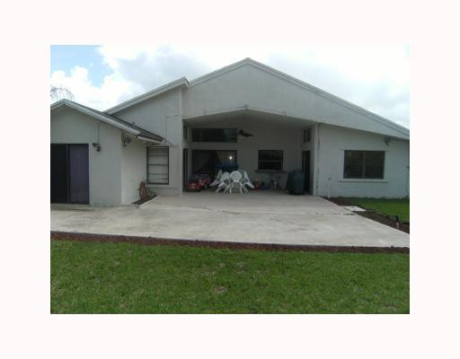 21131 Rustlewood Avenue Boca Raton, FL 33428 - Photo 8 of 13 View