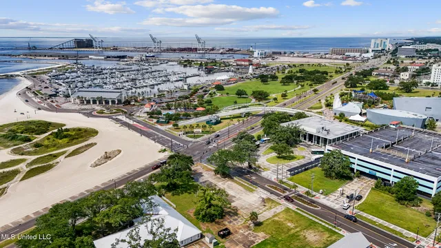 $874,000 | 1940 East Beach Boulevard, Gulfport, MS 39501