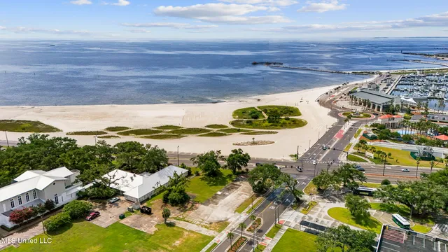 $874,000 | 1940 East Beach Boulevard, Gulfport, MS 39501