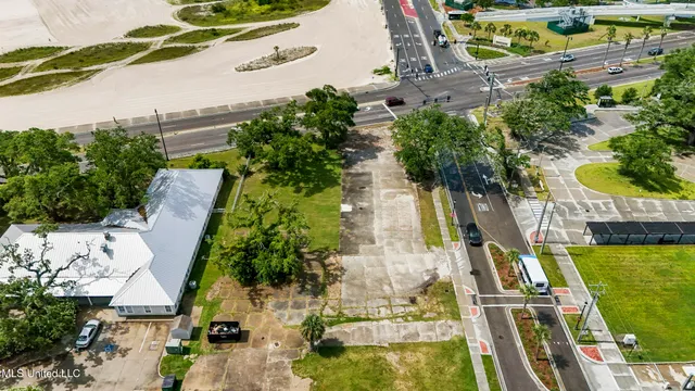 $874,000 | 1940 East Beach Boulevard, Gulfport, MS 39501