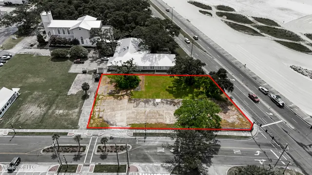 $874,000 | 1940 East Beach Boulevard, Gulfport, MS 39501