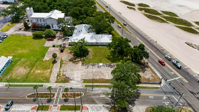 $874,000 | 1940 East Beach Boulevard, Gulfport, MS 39501