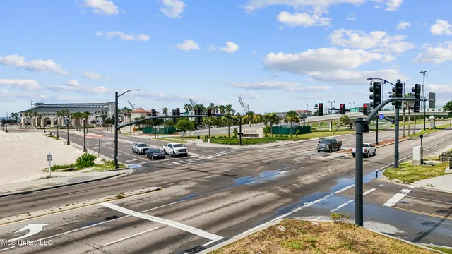 $874,000 | 1940 East Beach Boulevard, Gulfport, MS 39501