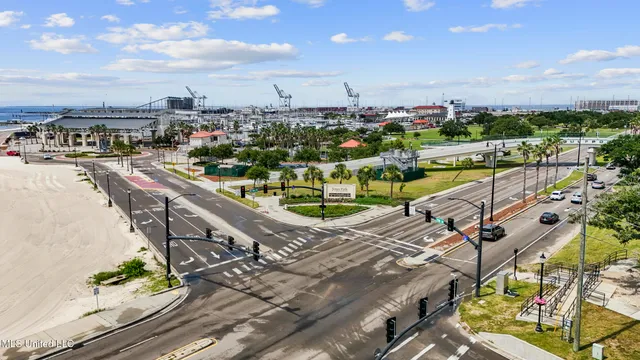 $874,000 | 1940 East Beach Boulevard, Gulfport, MS 39501