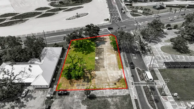 $874,000 | 1940 East Beach Boulevard, Gulfport, MS 39501