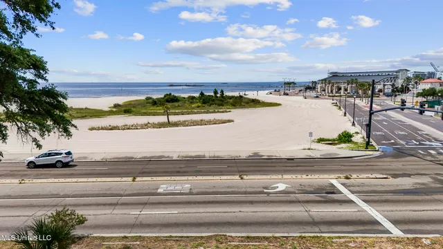 $874,000 | 1940 East Beach Boulevard, Gulfport, MS 39501