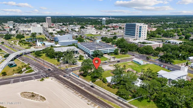 $874,000 | 1940 East Beach Boulevard, Gulfport, MS 39501