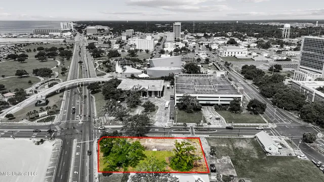 $874,000 | 1940 East Beach Boulevard, Gulfport, MS 39501