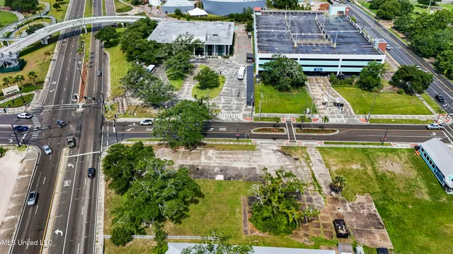 $874,000 | 1940 East Beach Boulevard, Gulfport, MS 39501