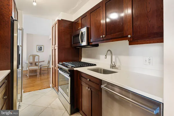 $395,000 | 604 South Washington Square, Unit 3007, Philadelphia, PA 19106