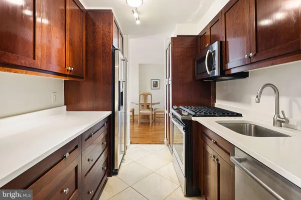 $395,000 | 604 South Washington Square, Unit 3007, Philadelphia, PA 19106