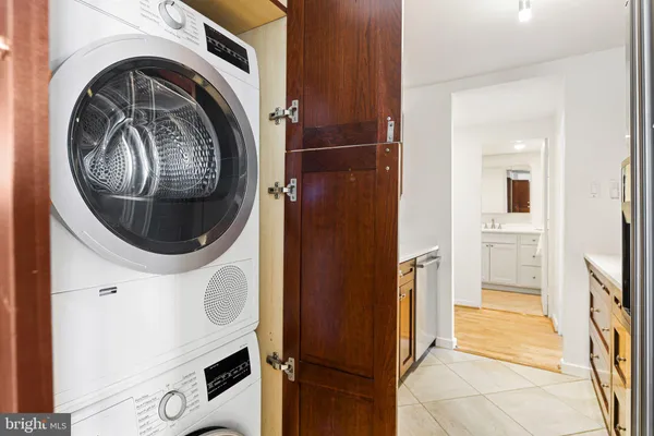 $395,000 | 604 South Washington Square, Unit 3007, Philadelphia, PA 19106