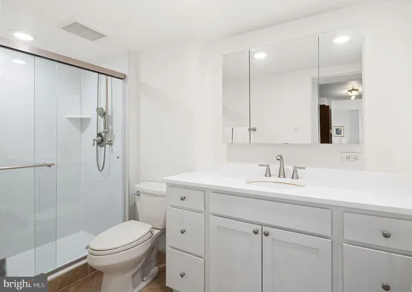$395,000 | 604 South Washington Square, Unit 3007, Philadelphia, PA 19106