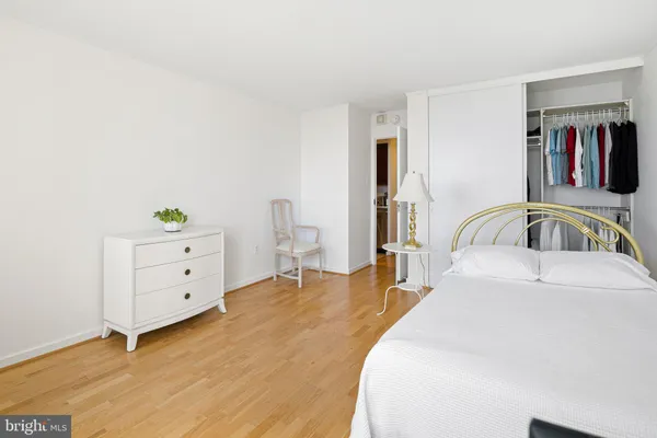 $395,000 | 604 South Washington Square, Unit 3007, Philadelphia, PA 19106