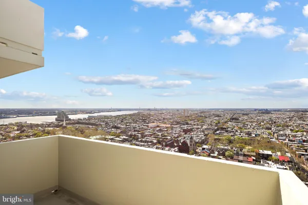 $395,000 | 604 South Washington Square, Unit 3007, Philadelphia, PA 19106