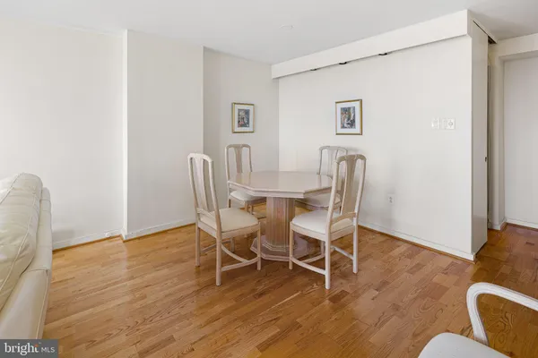 $395,000 | 604 South Washington Square, Unit 3007, Philadelphia, PA 19106