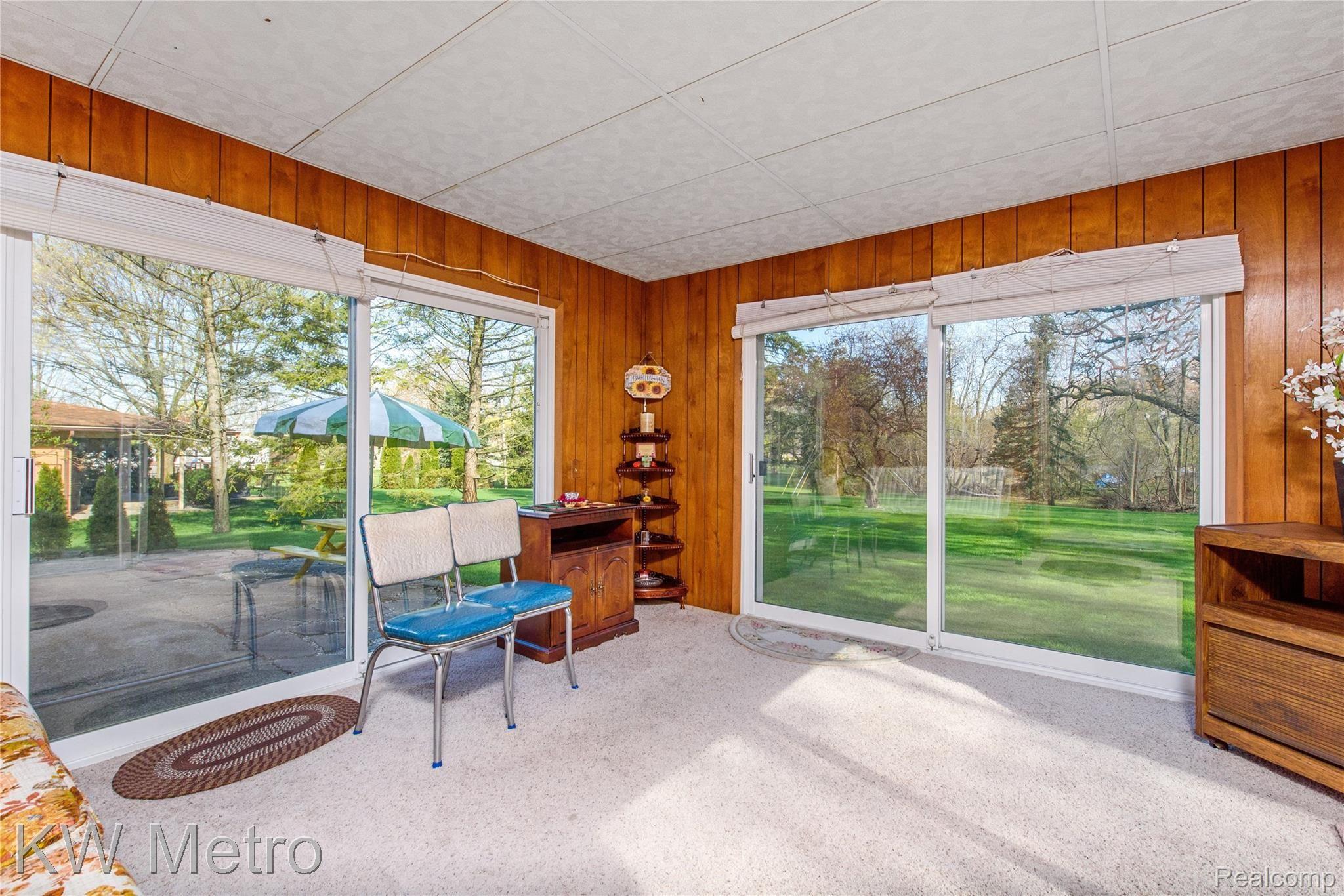 5000 Commerce Road West Bloomfield, MI 48324 - Photo 8 of 20 DSC_4512.jpg