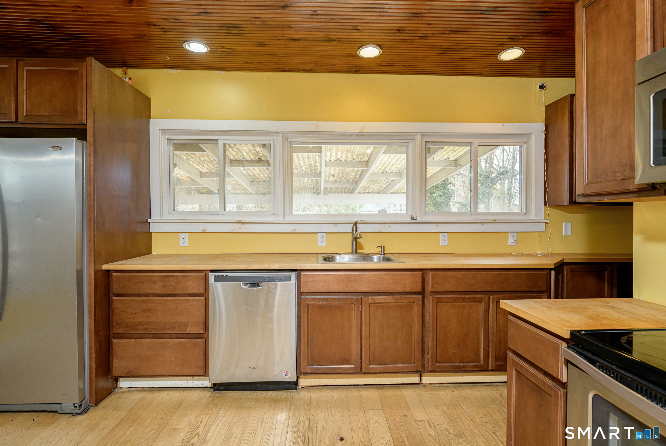 23 Winter Street Killingly, CT 06239 - Photo 5 of 37