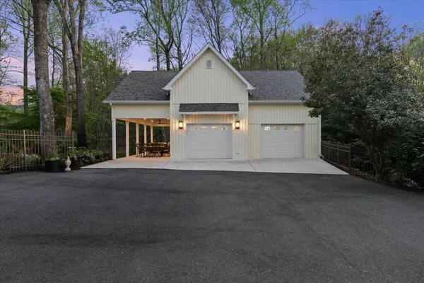 $1,345,000 | 6522 Fairway Forest Drive, Roanoke, VA 24018