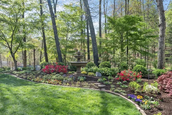 $1,345,000 | 6522 Fairway Forest Drive, Roanoke, VA 24018