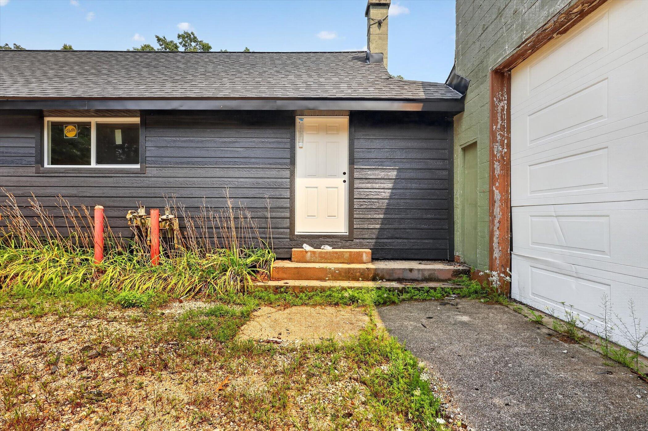 7820 Cascade Road Southeast Ada, MI 49301 - Photo 13 of 15 14-7820-Cascade-Rd-SE-WindowStill-Photog