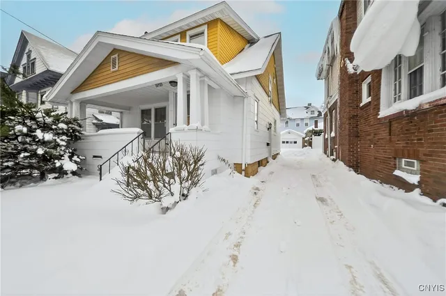 $2,400 | 1521 Grant Boulevard, Syracuse, NY 13208