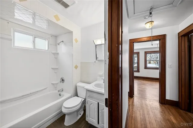 $2,400 | 1521 Grant Boulevard, Syracuse, NY 13208